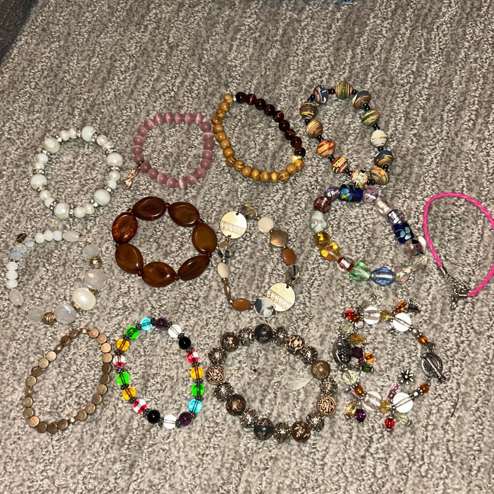 Assorted Jewelry Collection - Picture 12 of 16